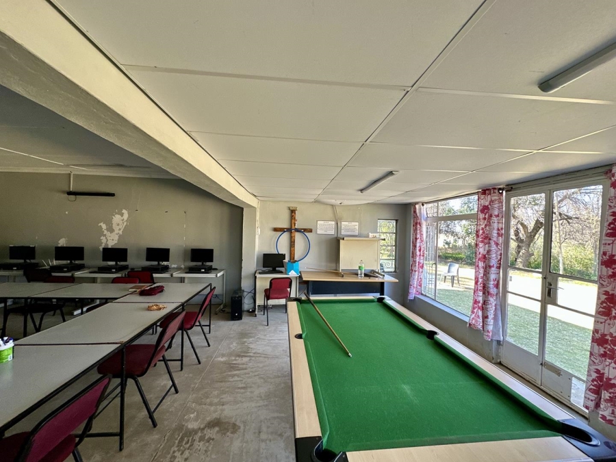 9 Bedroom Property for Sale in Bloemspruit Free State